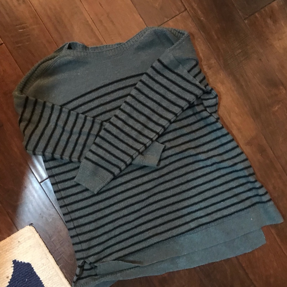 Old Navy Sweater